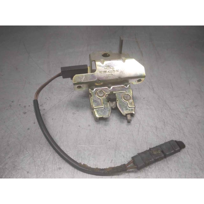 Recambio de cerradura maletero / porton para ford sierra berlina 2.0 referencia OEM IAM 90BBF43200AC 