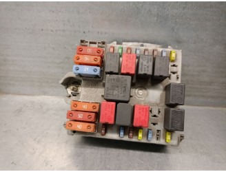 Recambio de caja reles / fusibles para alfa romeo 147 (937_) 1.9 jtdm 16v (937.axn1b, 937.bxn1b) referencia OEM IAM 51742420  