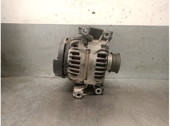 Replacement alternator for Opel Vectra B saloon 2.2 16V CAT (Z 22 SE) OEM IAM reference 09152247 6204146 0124415009 BOSCH