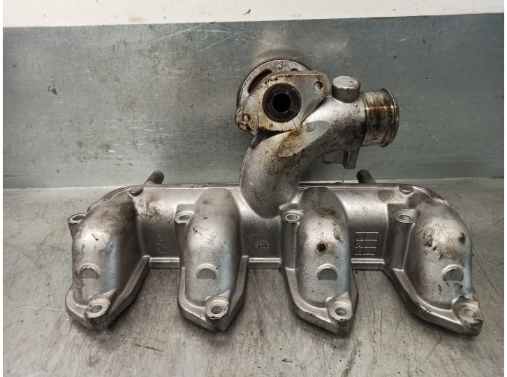 Recambio de colector admision para ford focus berlina (cak) 1.8 16v cat referencia OEM IAM 2M5Q9424CA  