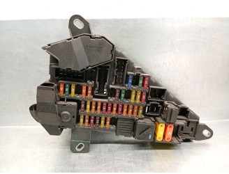 Recambio de caja reles / fusibles para bmw 5 (e60) 535 d referencia OEM IAM 690660105 