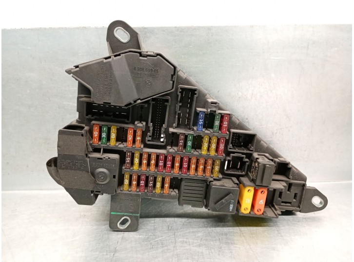 Recambio de caja reles / fusibles para bmw 5 (e60) 535 d referencia OEM IAM 690660105 