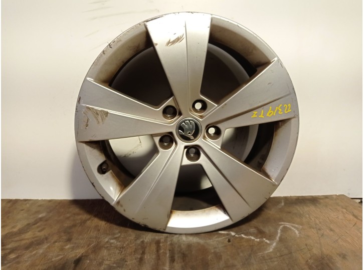 Recambio de llanta para skoda superb iii (3v3) 2.0 tdi referencia OEM IAM 3V0601025AS R176.5JX17H2ET41 