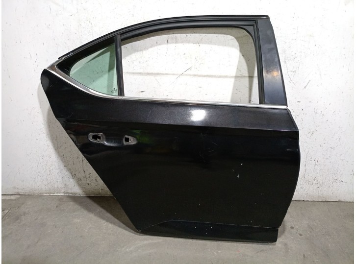 Recambio de puerta trasera derecha para skoda superb iii (3v3) 2.0 tdi referencia OEM IAM 3V5833056B 3V5833056B 