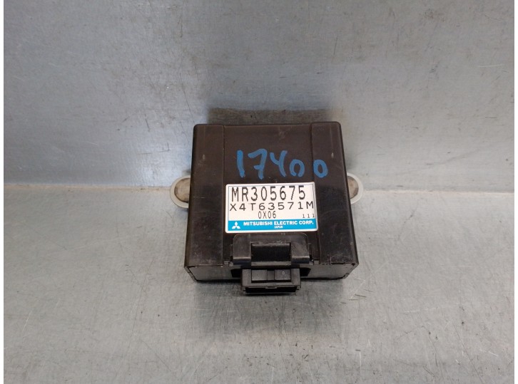Recambio de modulo electronico para mitsubishi montero (v60/v70) 3.2 di-d cat referencia OEM IAM MR305675 X4T63571M 