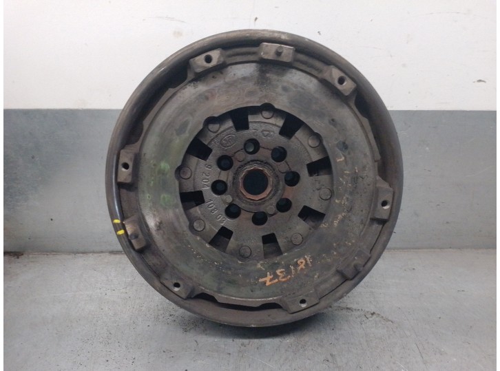 Replacement flywheel for Renault Fluence 1.5 dCi diesel FAP OEM IAM reference 920410803 