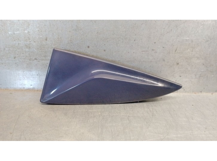 Recambio de molduras traseras para renault clio iv 0.9 referencia OEM IAM 960539301R 960432418R 