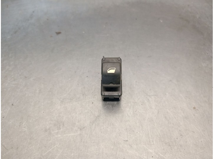 Recambio de mando elevalunas trasero derecho para peugeot 3008 1.6 16v referencia OEM IAM 96662297XT 6490RK 