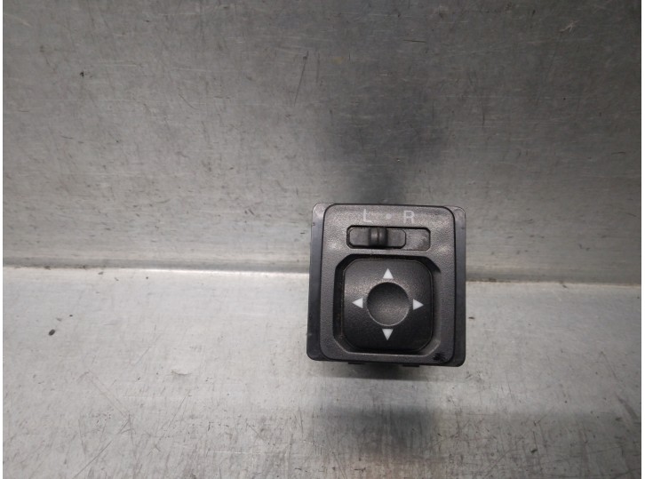 Recambio de mando retrovisor para mitsubishi montero (v60/v70) 3.2 di-d cat referencia OEM IAM MR190956  