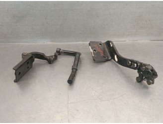 Recambio de soporte / guia puerta corredera para maxus 3.9t 17s 120 m-bus vespino 130e referencia OEM IAM GWK00021  