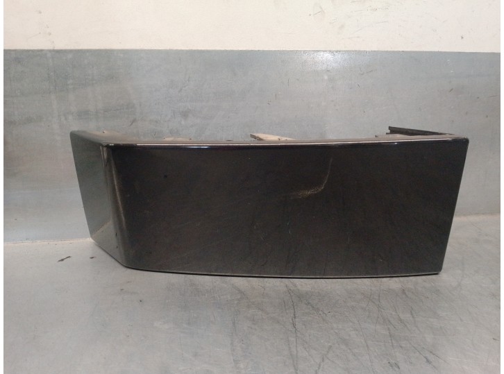 Recambio de molduras traseras para volvo xc90 2.4 diesel cat referencia OEM IAM 30698133 