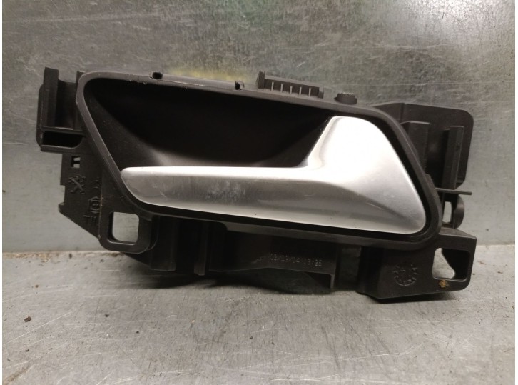 Replacement front right interior door handle for Peugeot 308 II (LB_, LP_, LW_, LH_, L3_) 1.6 HDi OEM IAM reference 98000000V