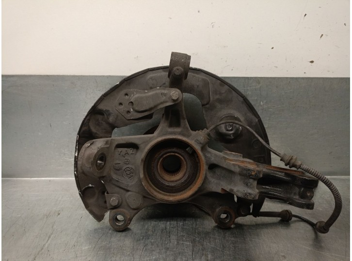 Replacement front left steering knuckle for Peugeot 308 II (LB_, LP_, LW_, LH_, L3_) 1.6 HDi OEM IAM reference 1610137880 161