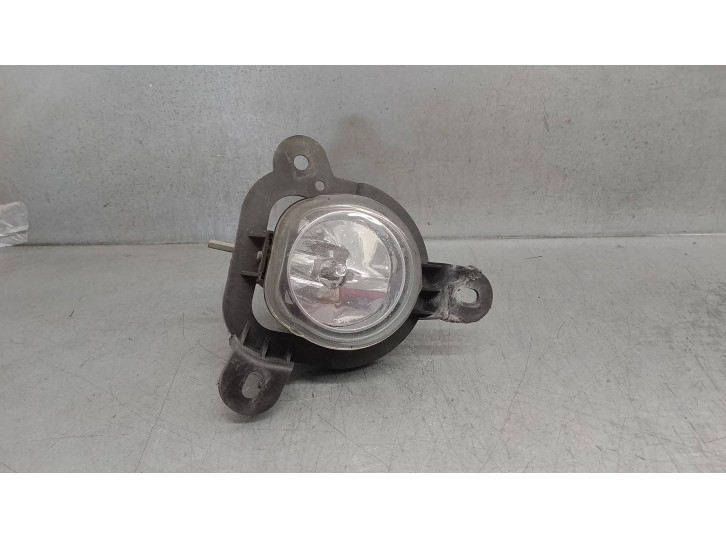 Replacement right fog light for Alfa Romeo MiTo (145) 1.3 JTD CAT OEM IAM reference 505085940 