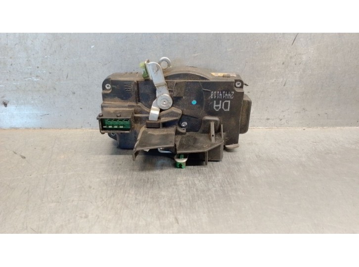 Recambio de cerradura puerta delantera izquierda para opel vectra b berlina 2.0 dti referencia OEM IAM 24414110 24414110 