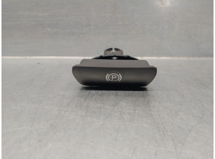 Replacement handbrake lever for Volvo XC90 2.4 diesel cat OEM IAM reference 8683963 