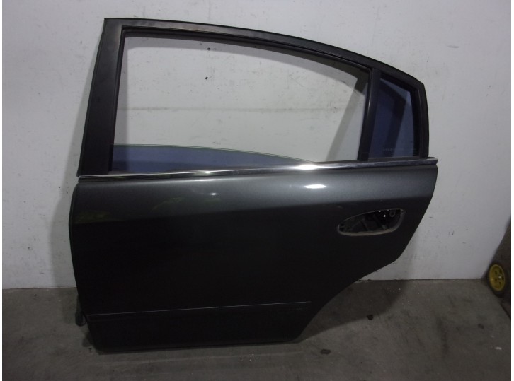 Recambio de puerta trasera izquierda para nissan altima referencia OEM IAM 821018J030 GRISOSCURO 4 PUERTAS