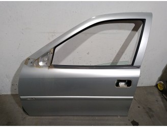 Recambio de puerta delantera izquierda para opel vectra b berlina 2.0 dti referencia OEM IAM 124028 124028 