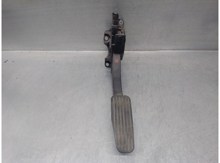 Recambio de potenciometro pedal para volvo xc90 2.4 diesel cat referencia OEM IAM 30715179 6PV00954804 