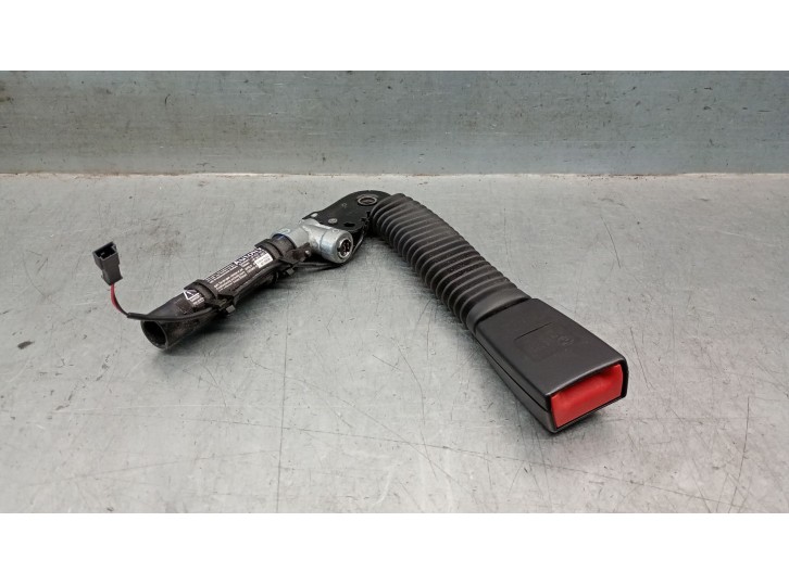 Recambio de enganche cinturon para bmw 5 gran turismo (f07) 530 d referencia OEM IAM 615796400D 72119115306 