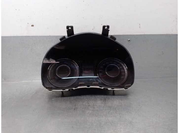 Recambio de cuadro instrumentos para hyundai i40 1.7 crdi cat referencia OEM IAM 940013Z050  