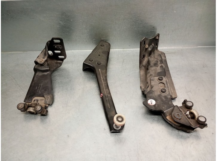 Recambio de bisagra puerta para ford transit connect 1.6 tdci cat referencia OEM IAM DT11V26800AF  