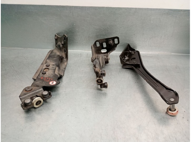 Recambio de bisagra puerta para ford transit connect 1.6 tdci cat referencia OEM IAM DT11V25001AB  