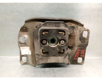 Replacement gearbox mount for Ford Transit Connect 1.6 TDCi CAT OEM IAM reference V617M121 