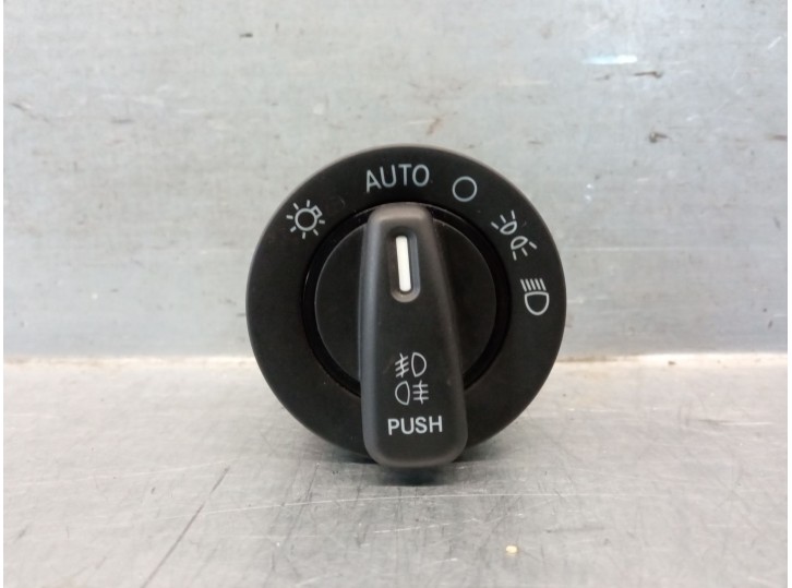 Recambio de mandos salpicadero para lancia voyager monospace (404_) 2.8 crd (rt, 53) referencia OEM IAM 68041761AC 10013940 