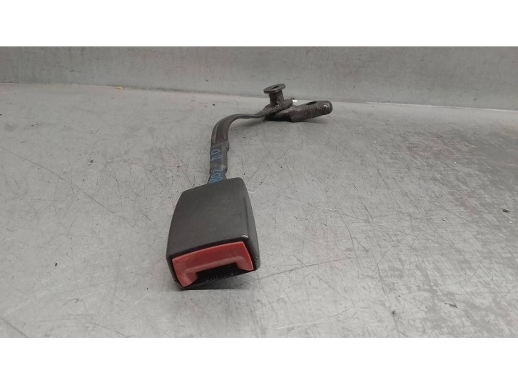 Recambio de enganche cinturon para skoda superb (3u4) 1.9 tdi referencia OEM IAM 3B0858472J DELANTERO DERECHO 