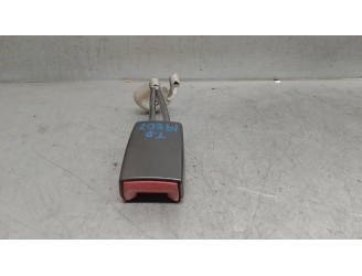 Recambio de enganche cinturon para skoda superb (3u4) 1.9 tdi referencia OEM IAM 3B0857740D TRASER DERECHO 4 PUERTAS