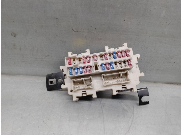 Recambio de caja reles / fusibles para nissan altima referencia OEM IAM 0299ZB00A 