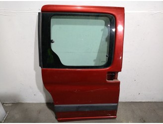 Recambio de puerta lateral corredera derecha para peugeot partner (s1) 1.9 diesel referencia OEM IAM 9008E5 9008E5 