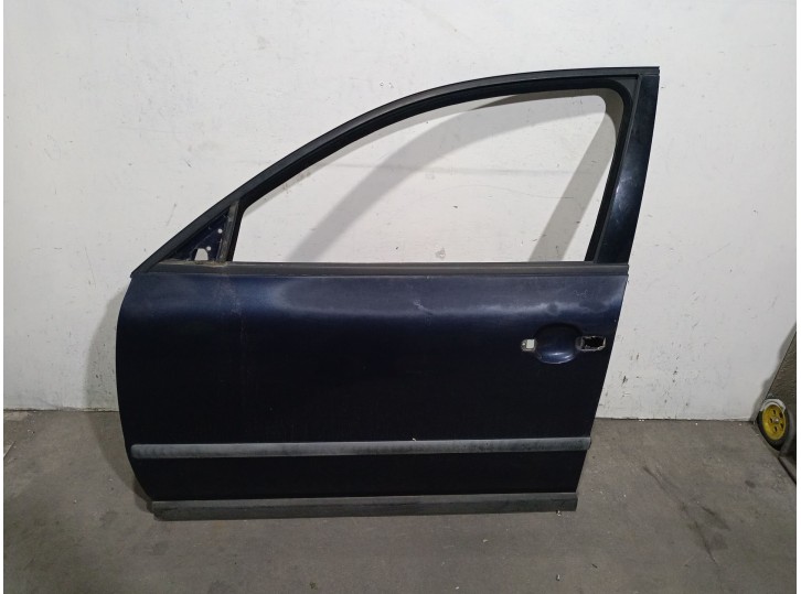 Recambio de puerta delantera izquierda para volkswagen passat variant (3b5) 1.8 20v turbo referencia OEM IAM 3B4831051BE 3B48310