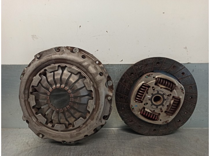 Recambio de kit embrague para renault clio iv 0.9 tce referencia OEM IAM 301012218R C1037507 