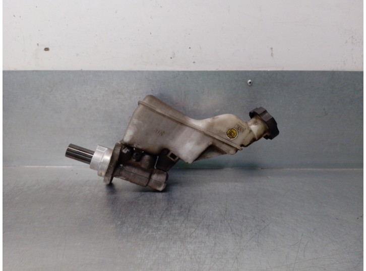 Recambio de bomba freno para hyundai i40 1.7 crdi cat referencia OEM IAM 585103Z000  