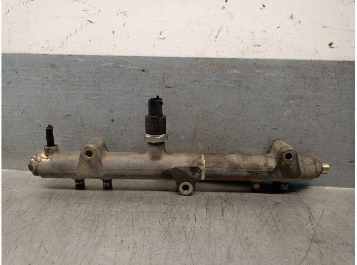 Recambio de rampa inyectora para chrysler voyager (rg) 2.5 crd cat referencia OEM IAM 5093924AA 5093924AA 0445214041 BOSCH