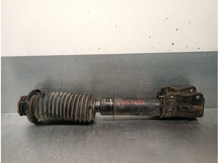 Recambio de amortiguador delantero izquierdo para santana 300/350 1.6 hdi 4x4 referencia OEM IAM 334140 334140 KYB