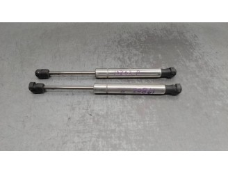 Replacement trunk / tailgate shock absorbers for Skoda Superb (3U4) 1.9 TDI OEM IAM reference 3B5827550E 