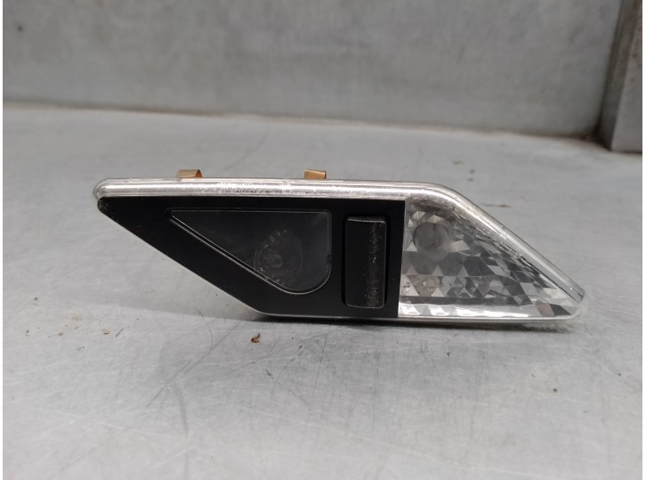 Recambio de luz interior para bmw serie 3 berlina (e46) 330xd referencia OEM IAM 2JA00787701 