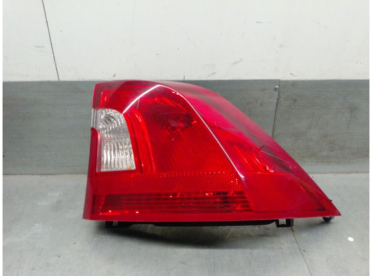 Recambio de piloto trasero derecho para volvo s60 ii (134) d4 referencia OEM IAM 30796268 31395931 