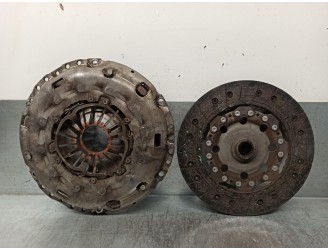 Replacement clutch kit for Kia Magentis 2.0 CRDi OEM IAM reference 4120024720 124047210 LUK