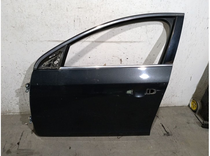Replacement front left door for Volvo S60 II (134) D4 OEM IAM reference 31424603 31424603 