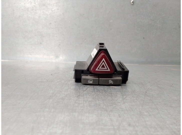 Recambio de warning para opel corsa d limited edition referencia OEM IAM 13189529 09097833 