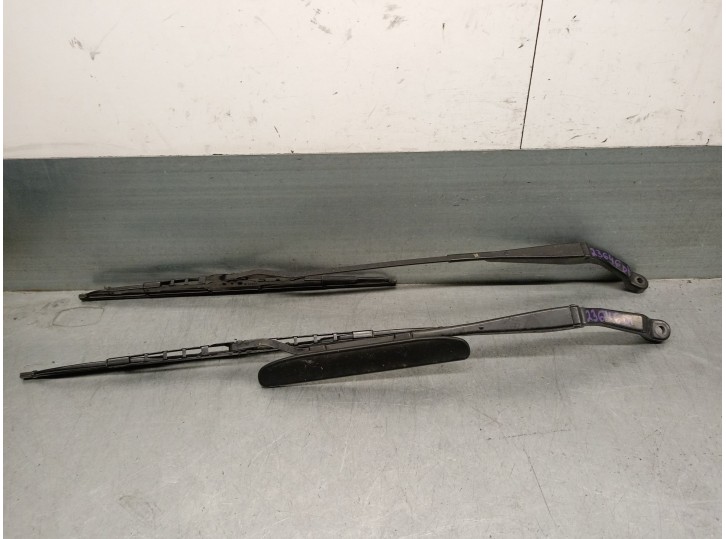 Replacement front right wiper arm for MG Series 400 (RT) 2.0 turbodiesel OEM IAM reference 20T2N 