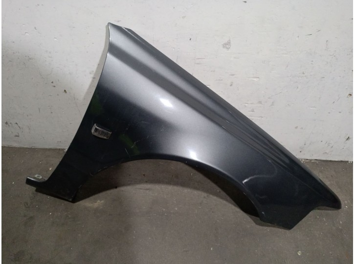 Recambio de aleta delantera derecha para volvo v40 familiar 2.0 turbo cat referencia OEM IAM 30883926 30883926 