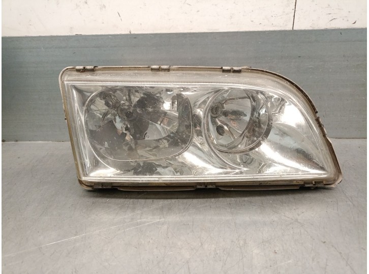 Recambio de faro derecho para volvo v40 familiar 2.0 turbo cat referencia OEM IAM 30899683 30899683 HELLA