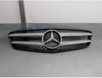 Recambio de rejilla delantera para mercedes-benz clase c (w204) coupe 2.1 cdi cat referencia OEM IAM A2048802083 
