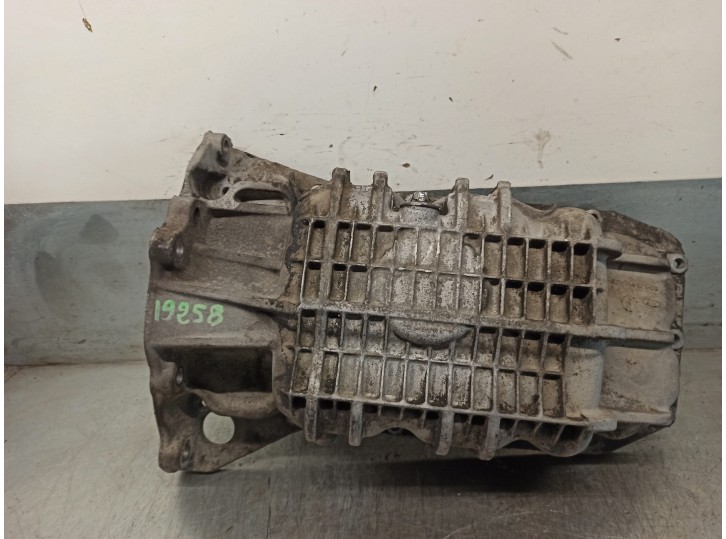 Recambio de carter para ford focus berlina (cak) 1.6 16v cat referencia OEM IAM 98MM6675CB  