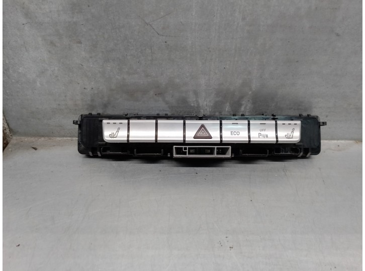 Replacement hazard warning switch for Mercedes-Benz C-Class (W204) Coupe 2.1 CDI CAT OEM IAM reference A2049050302 